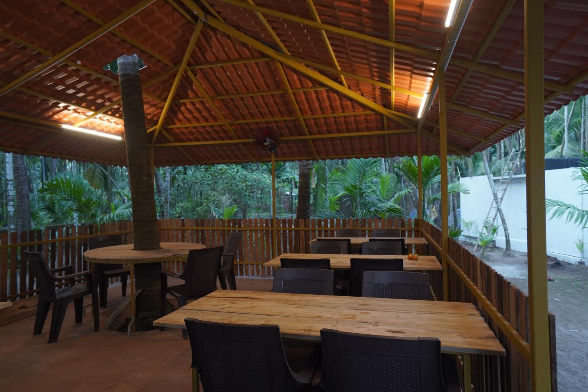 The Cocario Hotel Revadanda Exterior photo